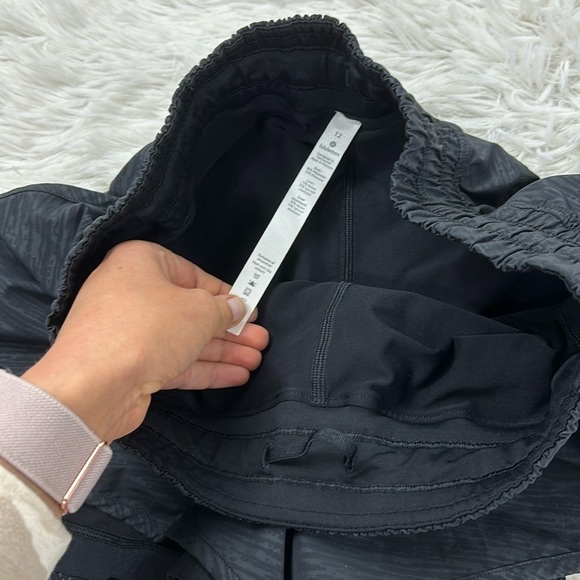 Lululemon Bootcamp Ready Short 3.5" Stride Emboss Black - Picture 3 of 6